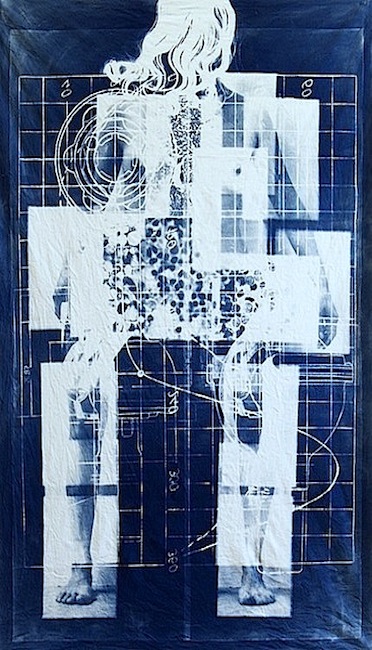 Klara Meinhardt: Hygiene, 2017, 
Cyanotypie auf Leinwand, 210 x 120 cm

